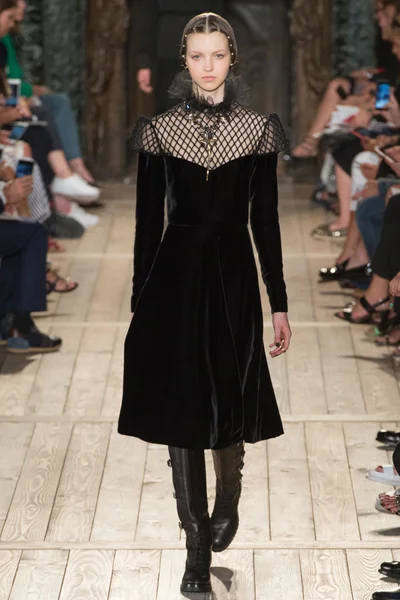Look 26
